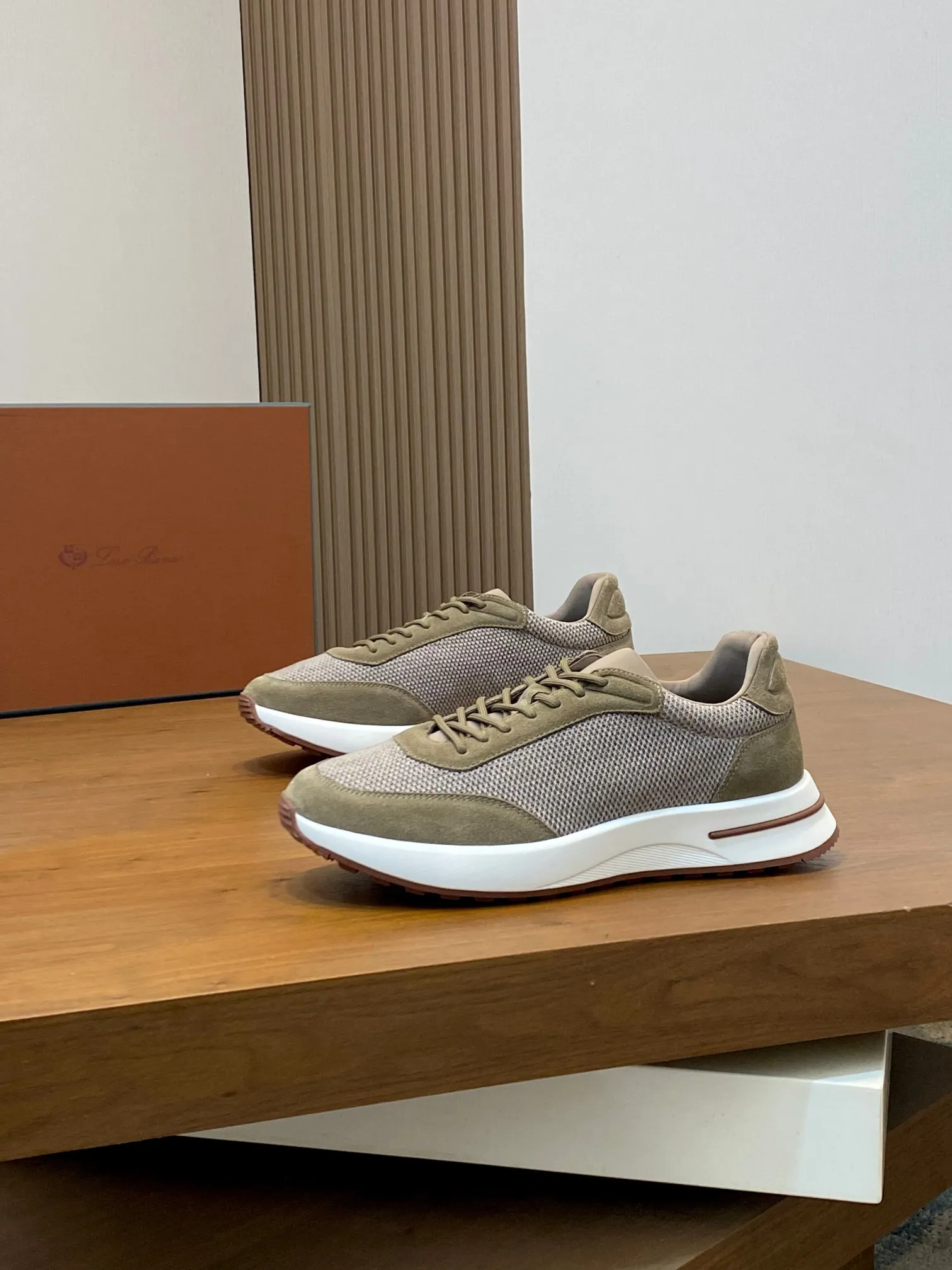 Factory price: 480💰 Loro Piana - Classic casual shoes, men's lace-up casual shoes and sneakers, high-quality lightweight and comfortable fabrics, suitable for outdoor leisure, the color scheme is young and energetic, and it looks great with sportswear or casual suits! Code number: 38-44 (45, 46, can be customized)